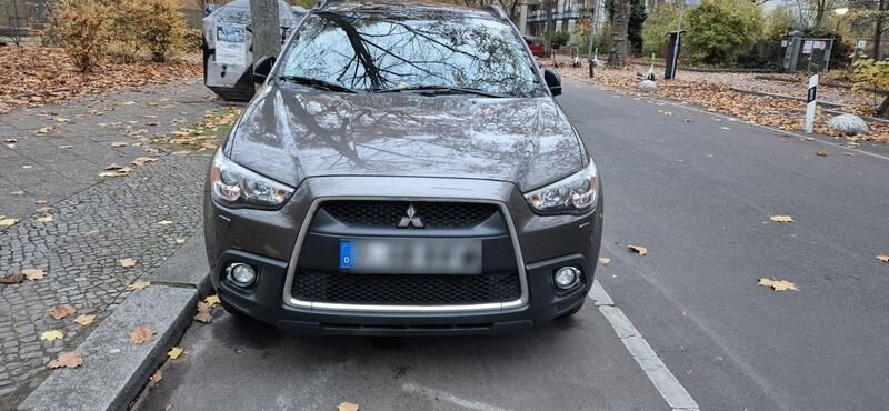 Braun Gebraucht 2011 Mitsubishi ASX Edition SUV | 5.999 € (Fairer Preis) - Bild 1/4