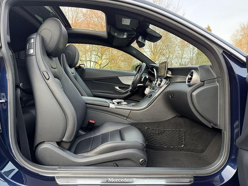 Gebraucht Mercedes C250 AMG 211 PS (155 kW) 2017 Blau Coupé