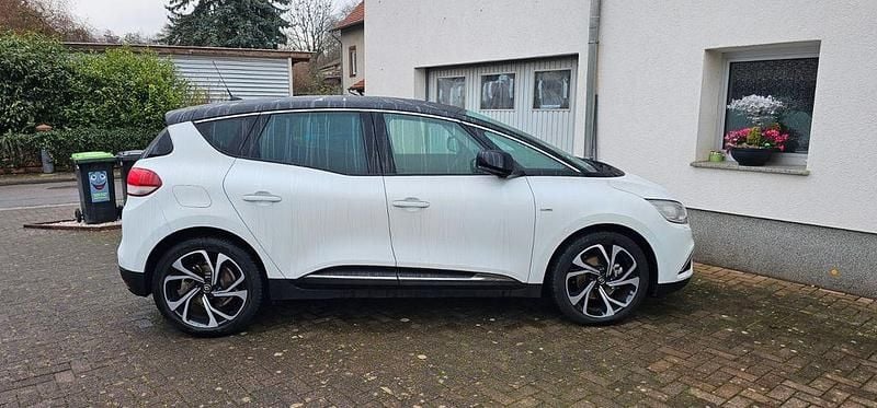 Weiß Gebraucht 2019 Renault Grand Scénic IV Bose Edition Van / Kleinbus | 17.100 € (Guter Preis) - Bild 1/4