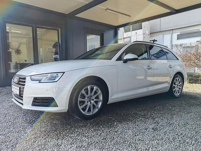 Gebraucht Audi A4 Comfort 190 PS (139 kW) 2019 Weiß Kombi