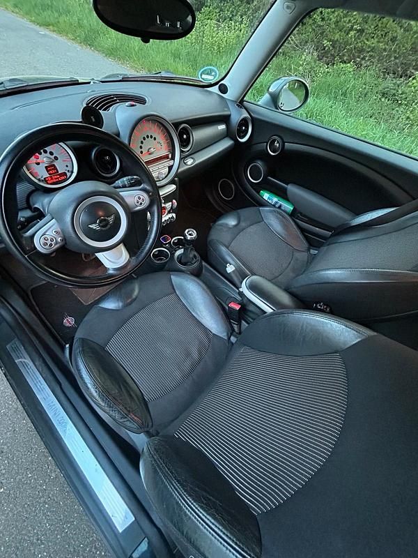 Second-hand Mini Cooper 119 CP (87 kW) 2006 Negru Hatchback