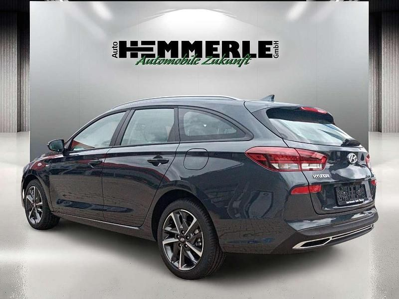 Gebraucht Hyundai i30 Trend 120 PS (88 kW) 2024 Grau Kombi