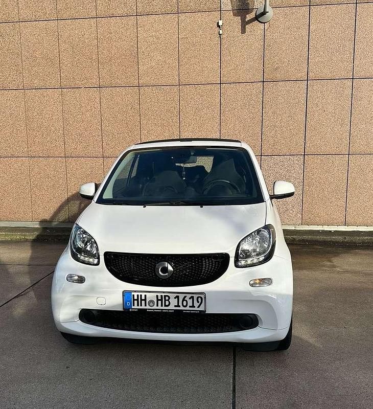 Gebraucht 2019 Smart ForTwo Cabrio Cabrio | 15.900 € (Etwas zu teuer) - Bild 1/4