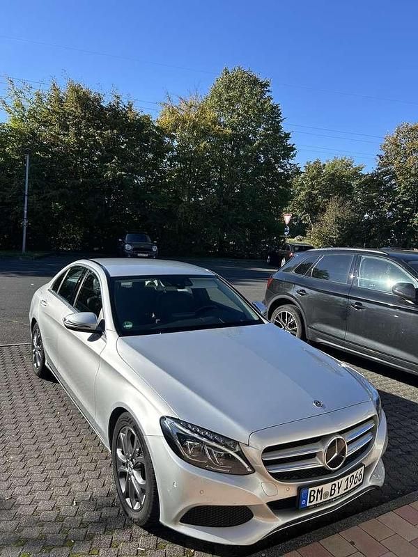 Grau Gebraucht 2018 Mercedes C200 Limousine | 22.100 € (Fairer Preis) - Bild 1/4