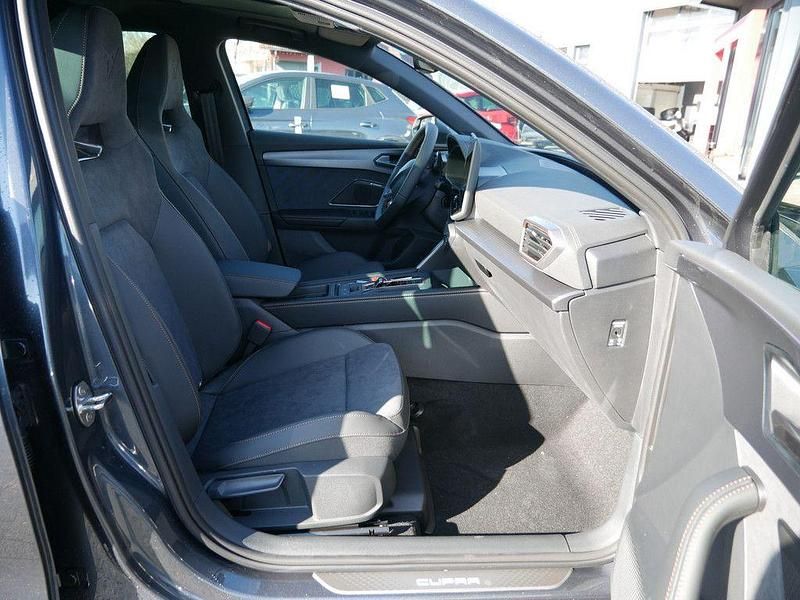 Gebraucht Cupra Leon 150 PS (110 kW) 2025 Magnetic grau Limousine