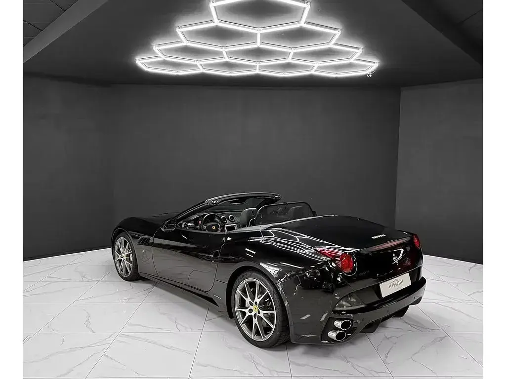 Gebraucht Ferrari California 460 PS (338 kW) 2010 Schwarz Cabrio