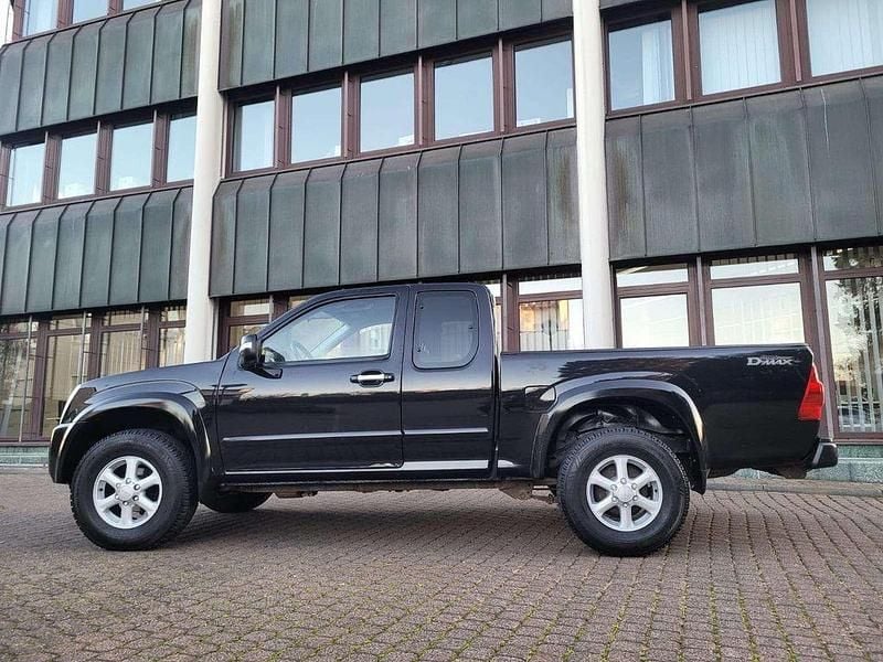 Schwarz Gebraucht 2009 Isuzu D-Max Van / Kleinbus | 16.900 € (Fairer Preis) - Bild 1/4