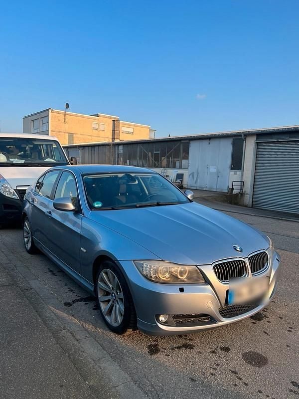 Gebraucht BMW 330 245 PS (180 kW) 2009 Blau Limousine