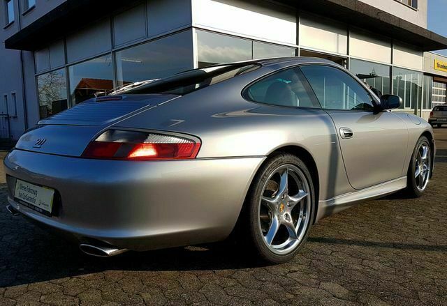 Gebraucht Porsche 996 345 PS (253 kW) 2004 Silber metallic Coupé
