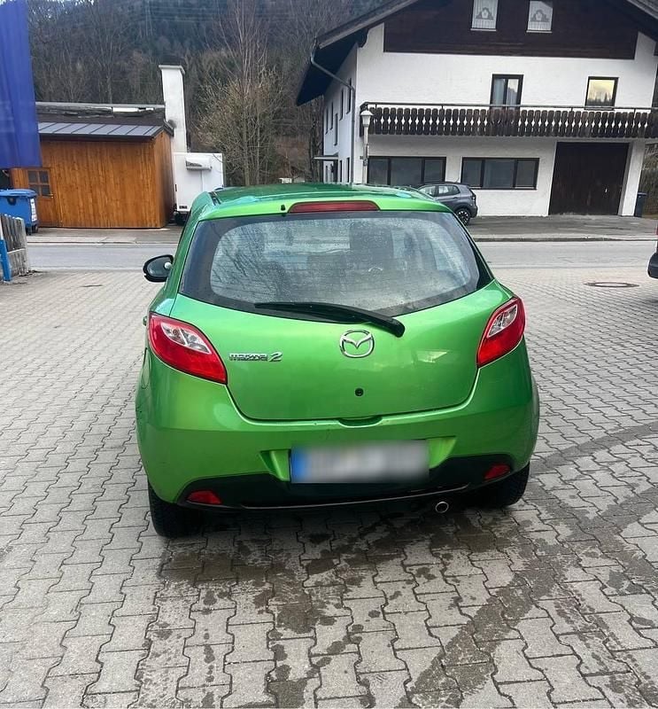 Gebraucht Mazda 2 75 PS (55 kW) 2011 Grün Kleinwagen