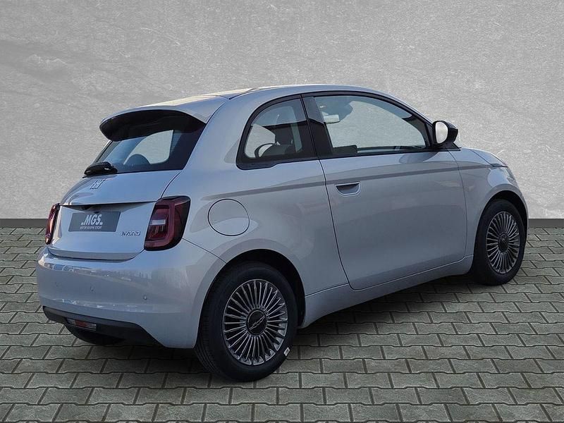 Neu Fiat 500 Icon 65 PS (47 kW) 2026 Celestial blau Kleinwagen