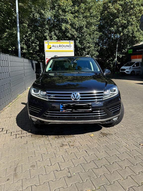 Schwarz Gebraucht 2017 VW Touareg Executive SUV | 32.000 € (Teuer) - Bild 1/4