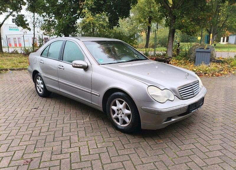 Beige Gebraucht 2003 Mercedes C200 Avantgarde Limousine | 1.000 € (Superpreis) - Bild 1/4