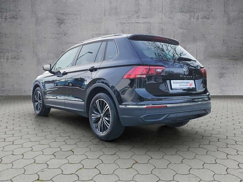 Gebraucht VW Tiguan Active 150 PS (110 kW) 2022 Schwarz SUV