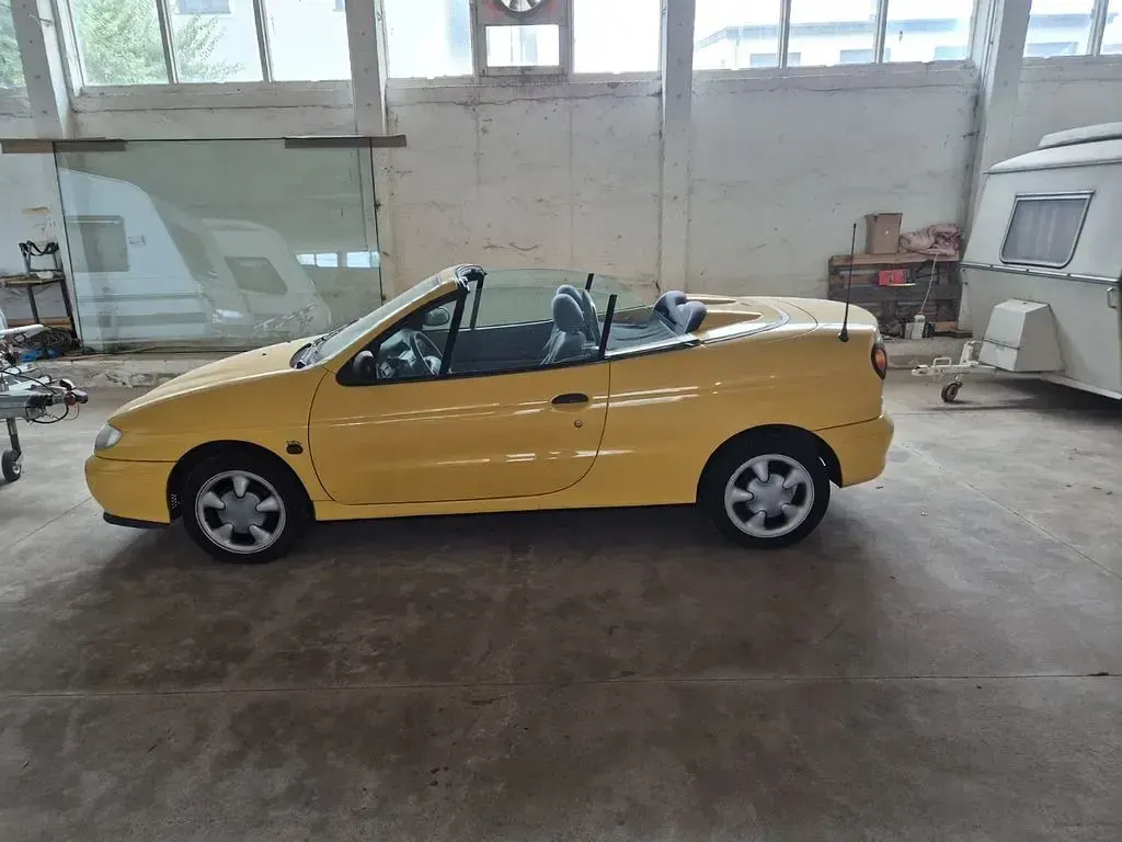 Gebraucht Renault Mégane Cabriolet LIMITED 111 PS (81 kW) 2009 Gelb Cabrio