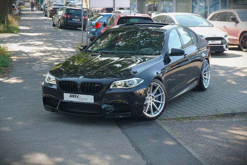 Black sapphire metallic Gebraucht 2013 BMW M5 Competition Edition Limousine | 34.990 € (Fairer Preis) - Bild 1/4