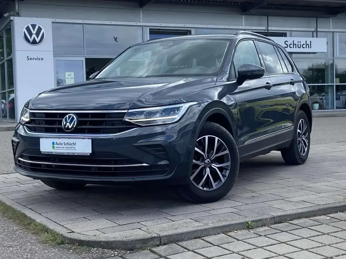 Gebraucht VW Tiguan Life 150 PS (110 kW) 2023 Grau SUV
