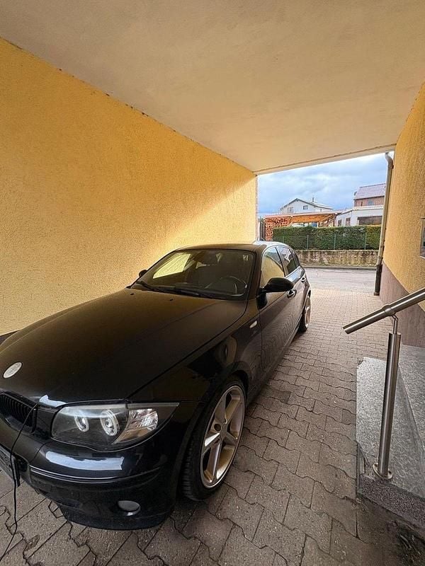 Gebraucht BMW 120 Basis 150 PS (110 kW) 2006 Schwarz Kleinwagen