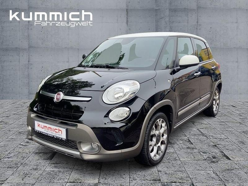 Schwarz Gebraucht 2016 Fiat 500L Trekking Van / Kleinbus | 12.900 € (Teuer) - Bild 1/4