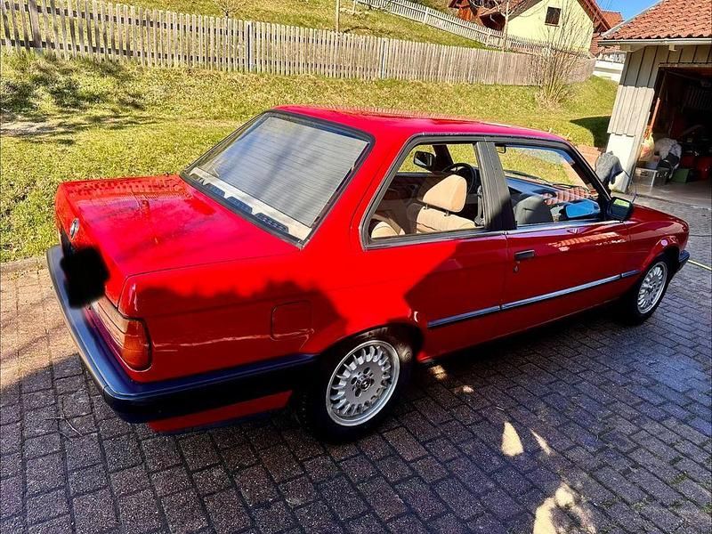 Second-hand BMW 316 Performance 99 CP (72 kW) 1989 Roșu Coupe