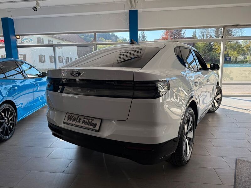 Nowe Ford Capri 210 kW (286 KM) 2025 Biały SUV
