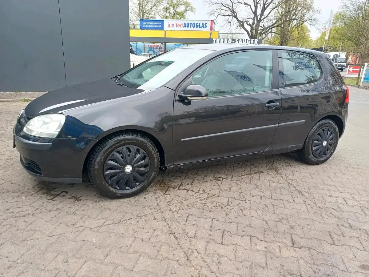 Gebraucht VW Golf V 75 PS (55 kW) 2005 Schwarz Kleinwagen