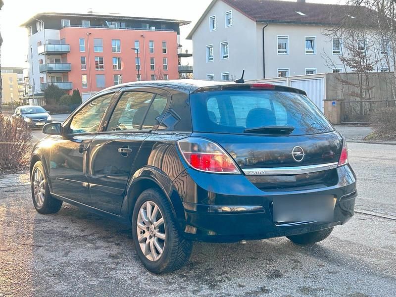 Gebraucht Opel Astra 95 PS (69 kW) 2007 Schwarz Limousine