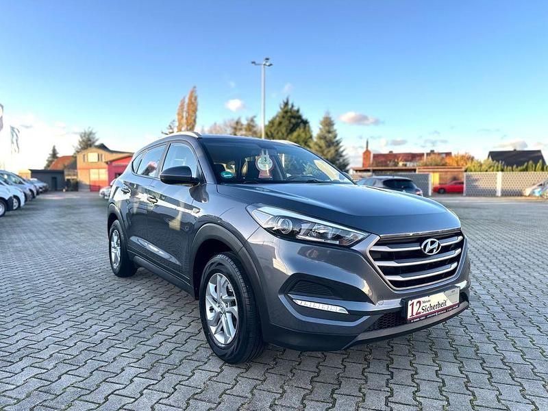 Braun Gebraucht 2018 Hyundai Tucson Classic SUV | 14.999 € (Fairer Preis) - Bild 1/4