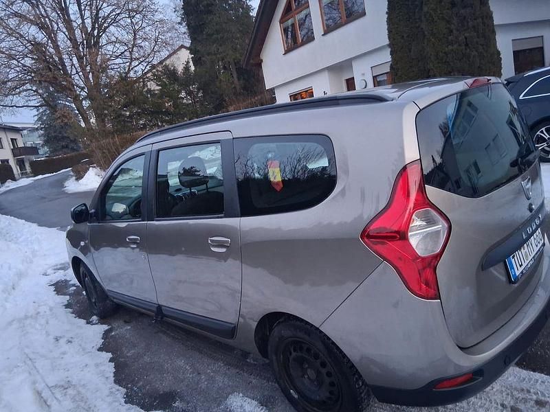 Gebraucht Dacia Lodgy Ambiance 83 PS (61 kW) 2012 Braun Van / Kleinbus