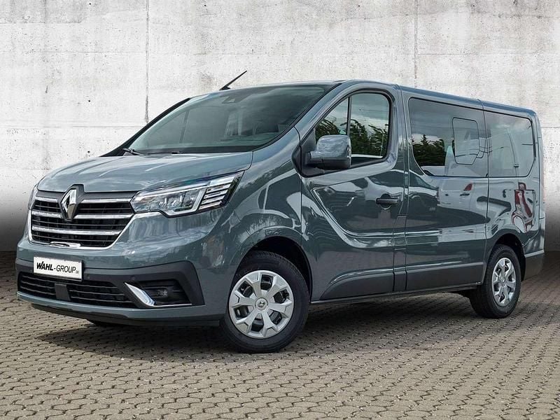 Gebraucht Renault Trafic Life 150 PS (110 kW) 2023 Grau Van / Kleinbus