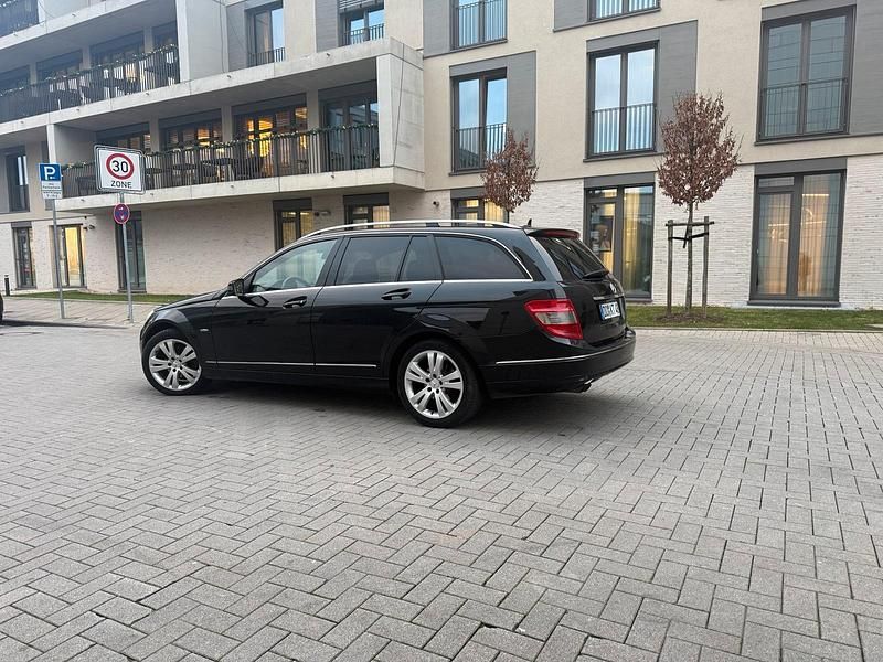 Gebraucht Mercedes C200 Avantgarde 136 PS (100 kW) 2009 Schwarz Kombi