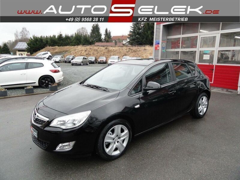 Schwarz Gebraucht 2010 Opel Astra Edition Limousine | 5.350 € (Etwas zu teuer) - Bild 1/4