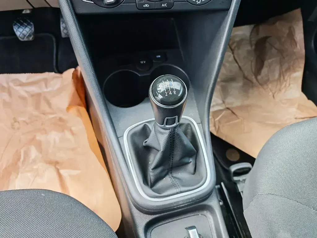Second-hand VW Polo Comfortline 75 CP (55 kW) 2017 Alb Berlinǎ