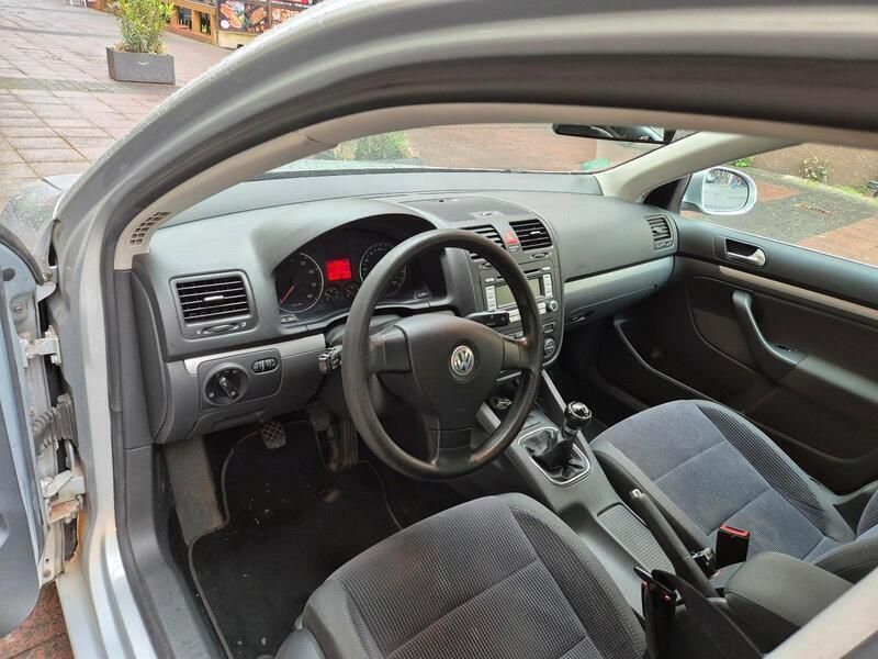 Grau Gebraucht 2006 VW Jetta Limousine | 1.500 € (Superpreis) - Bild 1/4