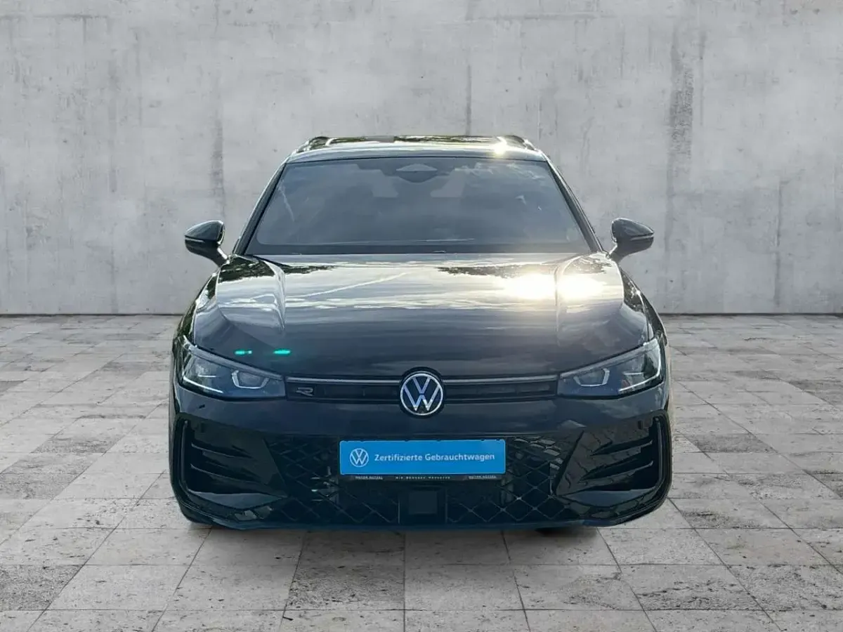Gebraucht VW Passat R-line 272 PS (200 kW) 2025 Grenadillschwarz metallic Kombi