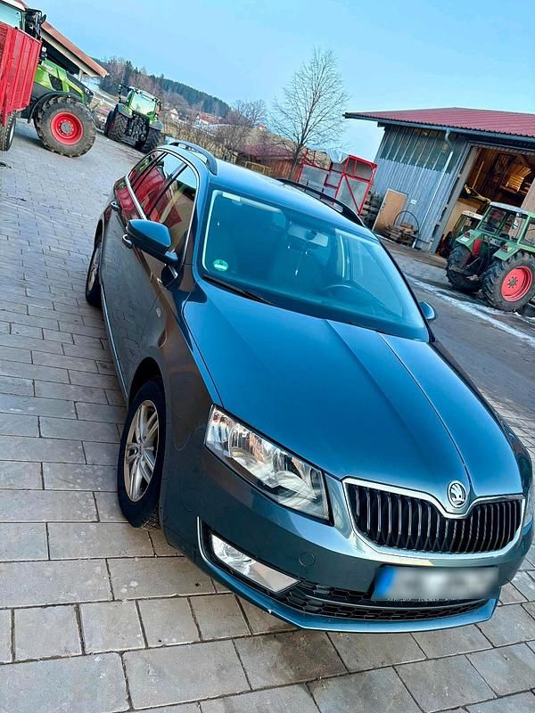 Gebraucht Skoda Octavia 110 PS (80 kW) 2015 Grau Kleinwagen