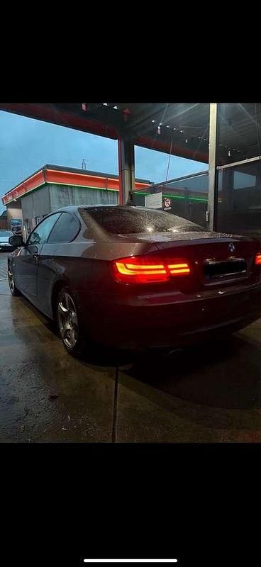 Gebraucht BMW 320 184 PS (135 kW) 2010 Coupé
