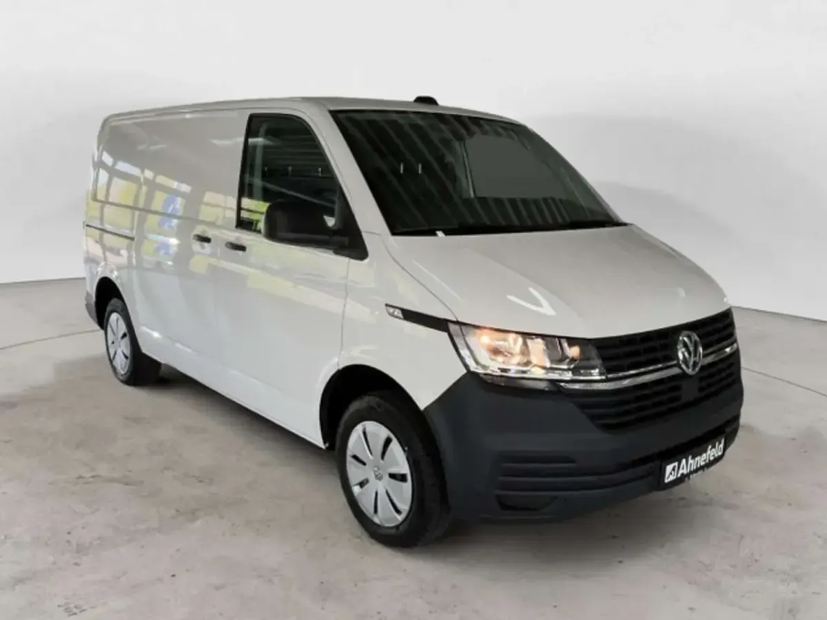 Gebraucht VW T7 150 PS (110 kW) 2024 Candy weiss Van
