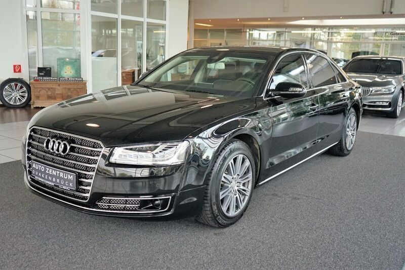 Blau Gebraucht 2017 Audi A8L Limousine | 143.950 € - Bild 1/4