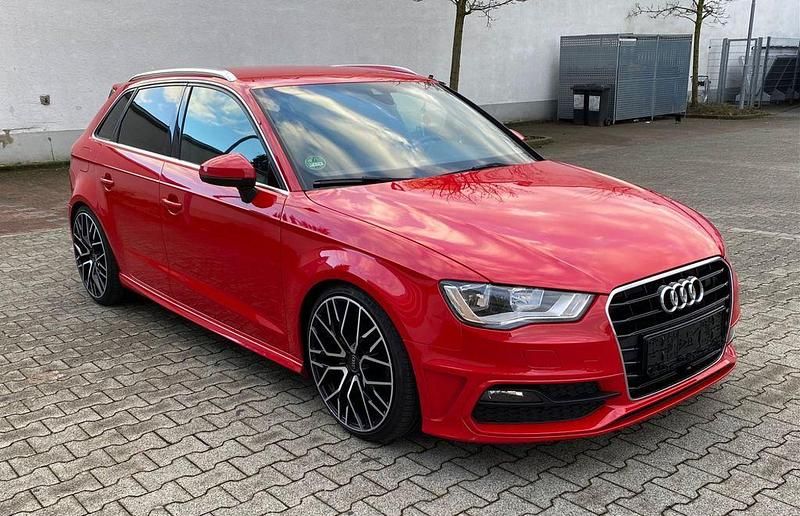 Gebraucht Audi A3 S-Line 150 PS (110 kW) 2014 Rot Limousine