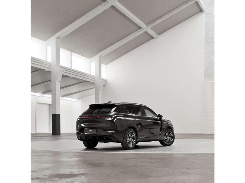 Neu Lynk & Co 08 345 PS (253 kW) 2025 Schwarz SUV
