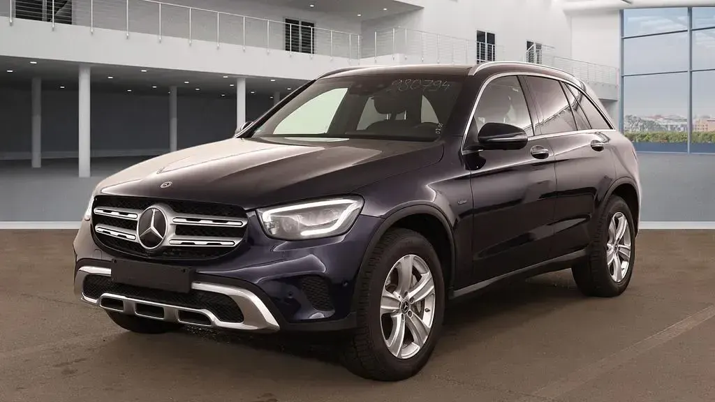 Gebraucht Mercedes GLC300e 306 PS (225 kW) 2021 Blau SUV