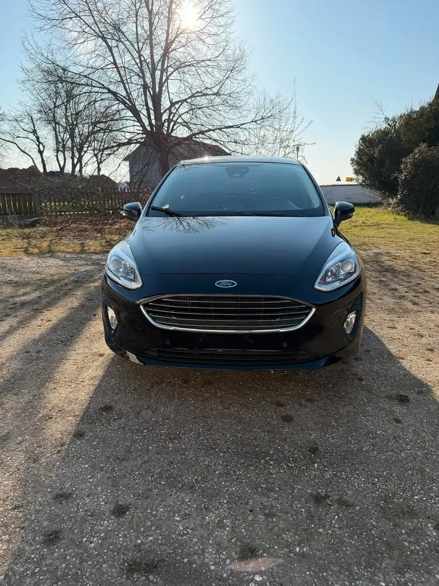 Gebraucht Ford Fiesta 100 PS (73 kW) 2017 Schwarz Kleinwagen