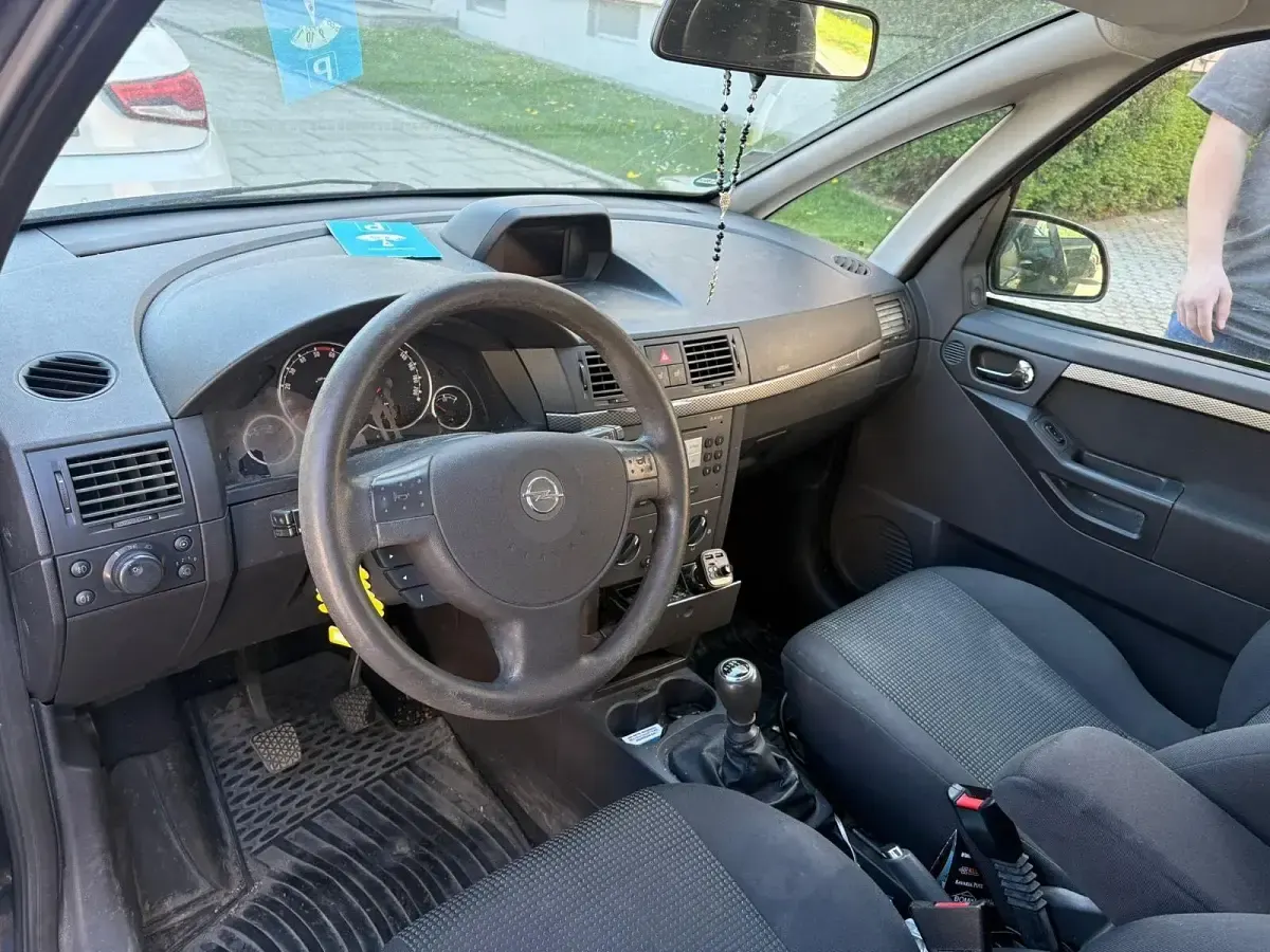 Używany Opel Meriva 110 KM (80 kW) 2008 Czarny Minivan