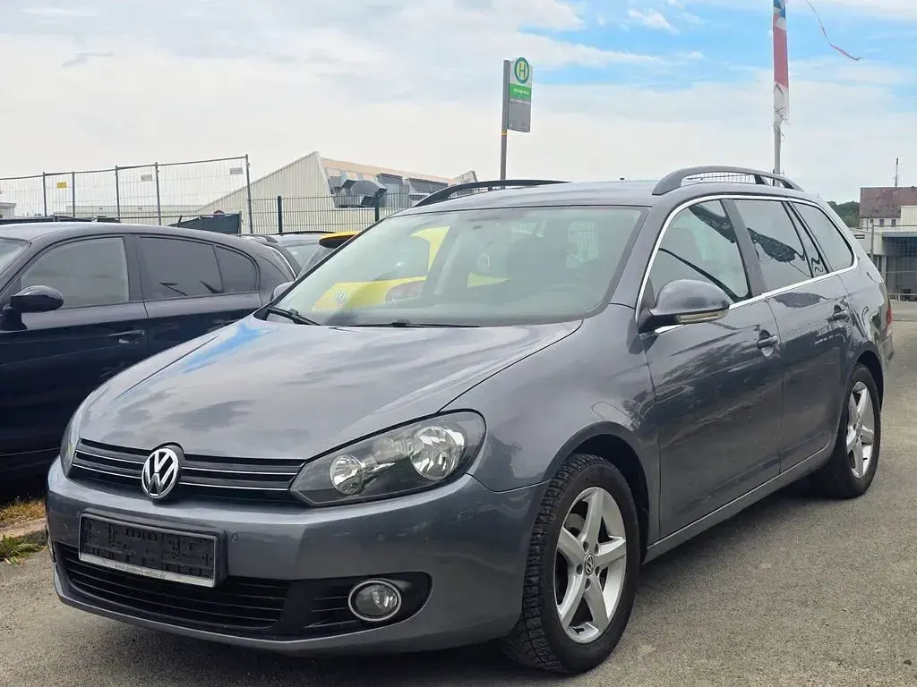 Gebraucht VW Golf VI Comfortline 105 PS (77 kW) 2010 Platinum grey Kleinwagen