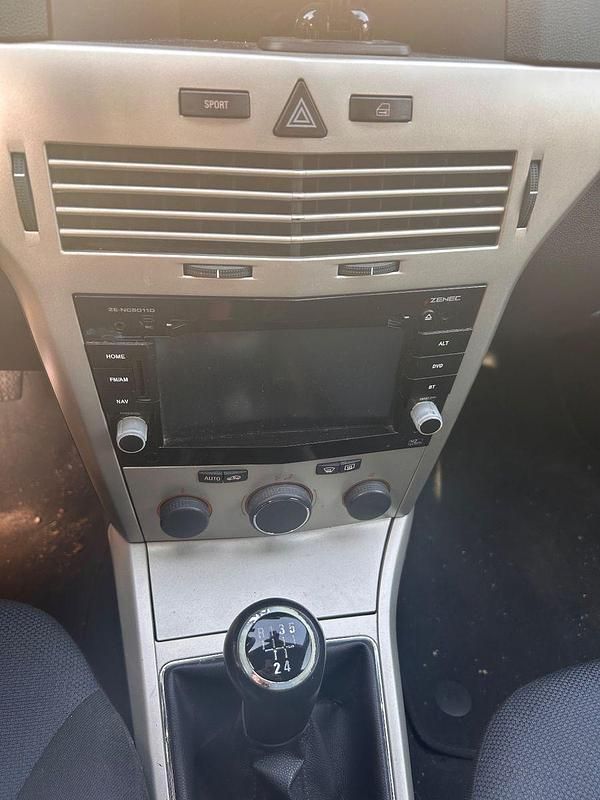 Gebraucht Opel Astra Innovation 116 PS (85 kW) 2008 Schwarz Kombi