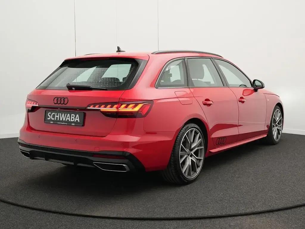 Gebraucht Audi A4 S-Line 204 PS (150 kW) 2023 Rot Kombi