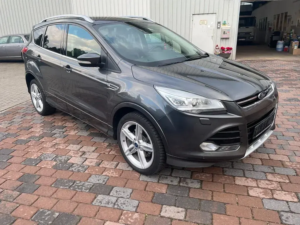 Gebraucht Ford Kuga Individual 179 PS (131 kW) 2016 Magnetic SUV