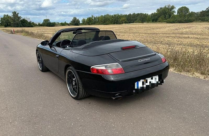 Schwarz Gebraucht 2000 Porsche 996 Coupé | 28.990 € (Fairer Preis) - Bild 1/4