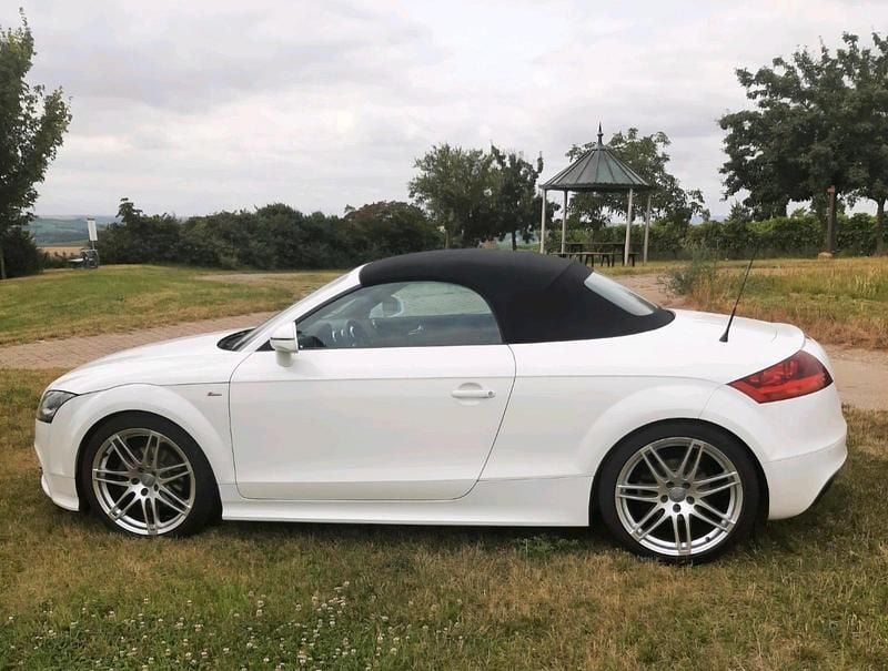 Weiß Gebraucht 2010 Audi TT Roadster S-Line Cabrio | 18.200 € (Fairer Preis) - Bild 1/4